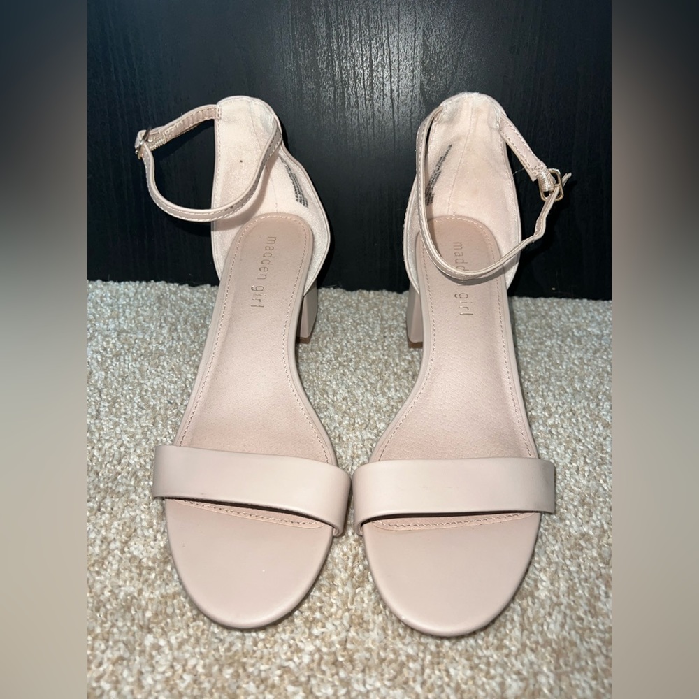 Madden Girl Ileana Women’s Dress Sandals